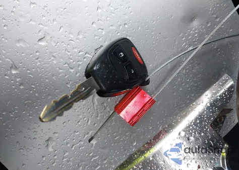 2011 Dodge Nitro Heat z USA, uszkodzony, nr VIN 1D4PT4GK8BW519885